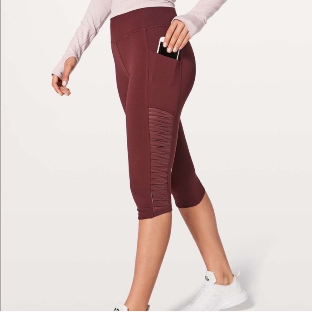Lululemon Sharp Turns Crop Legging